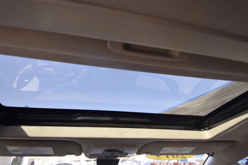 2019 Toyota Sienna XLE Premium 8-Passenger - Photo 16 - Midway City, CA 92655