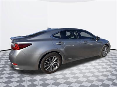 2016 Lexus ES 300h Hybrid   - Photo 3 - Midway City, CA 92655