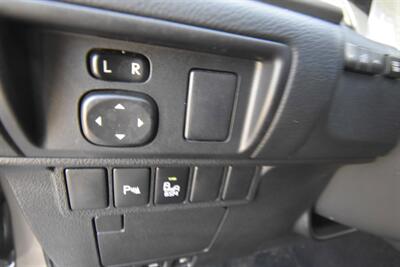 2016 Lexus ES 300h Hybrid   - Photo 12 - Midway City, CA 92655