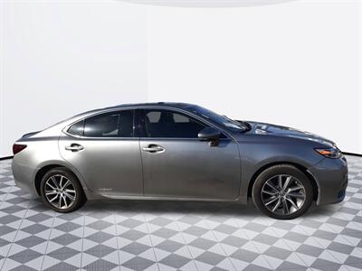 2016 Lexus ES 300h Hybrid   - Photo 4 - Midway City, CA 92655