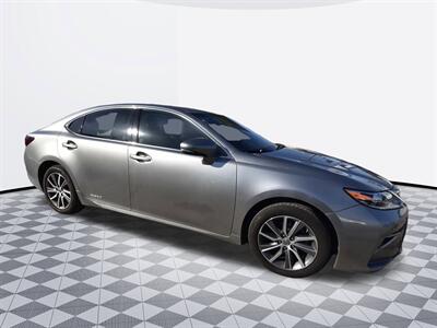 2016 Lexus ES 300h Hybrid   - Photo 5 - Midway City, CA 92655