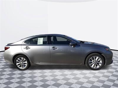 2015 Lexus ES 300h Hybrid - Photo 6 - Midway City, CA 92655