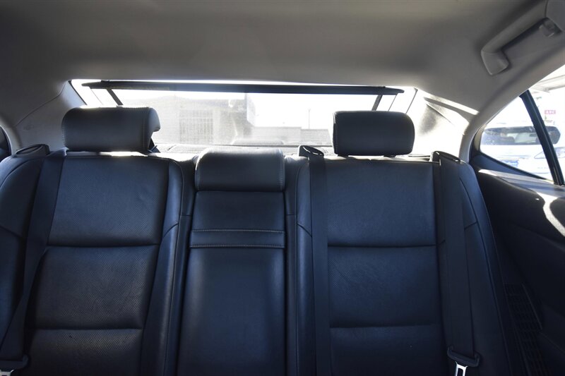 2015 Lexus ES 300h Hybrid - Photo 12 - Midway City, CA 92655