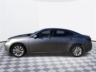 2015 Lexus ES 300h Hybrid - Photo 2 - Midway City, CA 92655