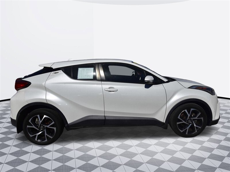 2018 Toyota C-HR XLE Premium - Photo 5 - Midway City, CA 92655