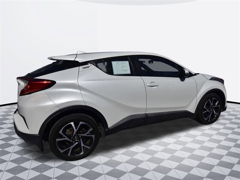 2018 Toyota C-HR XLE Premium - Photo 7 - Midway City, CA 92655
