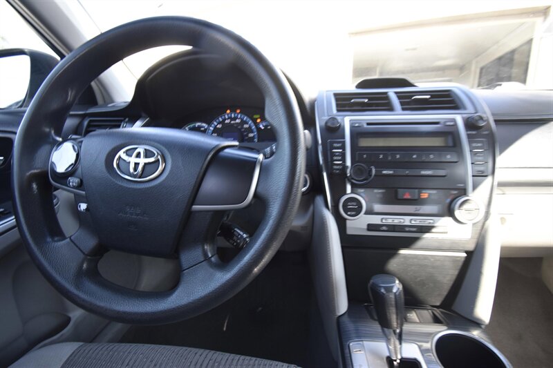 2012 Toyota Camry Hybrid LE  