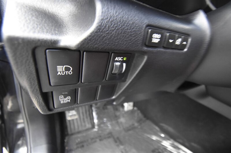 2017 Lexus IS 200t F SPORT   - Photo 10 - Midway City, CA 92655