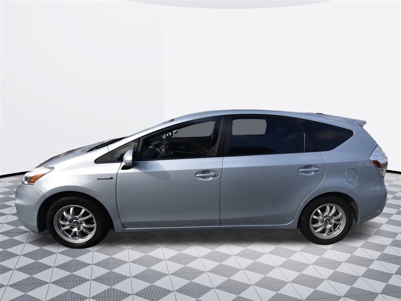 2012 Toyota Prius v Three   - Photo 3 - Midway City, CA 92655