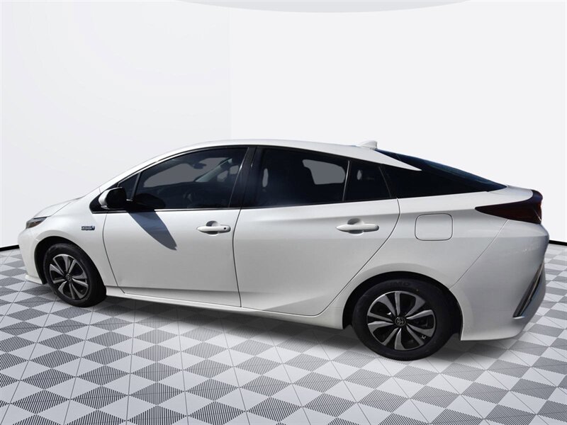 2018 Toyota Prius Prime Advanced - Photo 5 - Midway City, CA 92655