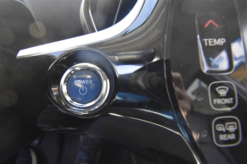 2018 Toyota Prius Prime Advanced - Photo 12 - Midway City, CA 92655