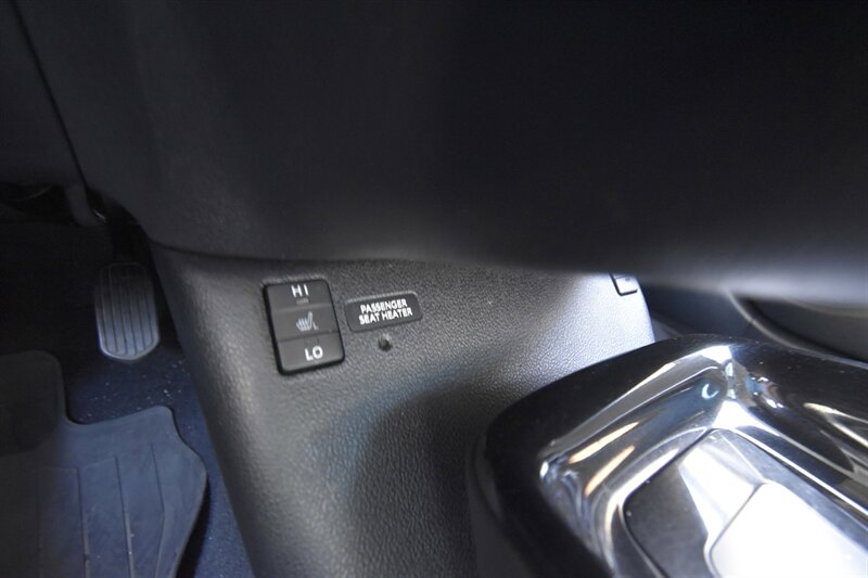 2018 Toyota Prius Prime Advanced - Photo 11 - Midway City, CA 92655