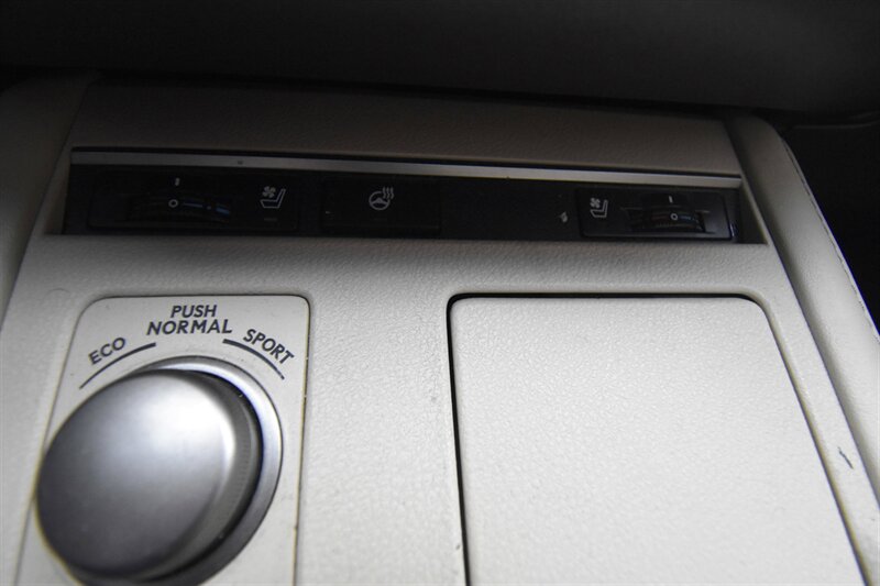 2018 Lexus ES 300h ES 300h   - Photo 16 - Midway City, CA 92655