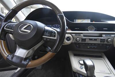 2018 Lexus ES 300h ES 300h   - Photo 8 - Midway City, CA 92655