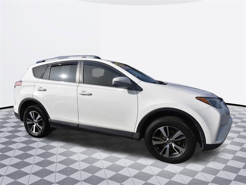 2017 Toyota RAV4 XLE   - Photo 3 - Midway City, CA 92655