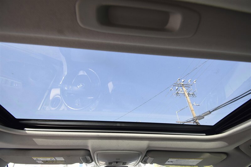 2017 Toyota RAV4 XLE   - Photo 13 - Midway City, CA 92655