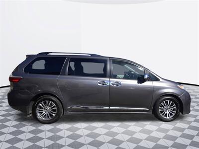 2018 Toyota Sienna XLE Premium 8-Passenger   - Photo 5 - Midway City, CA 92655