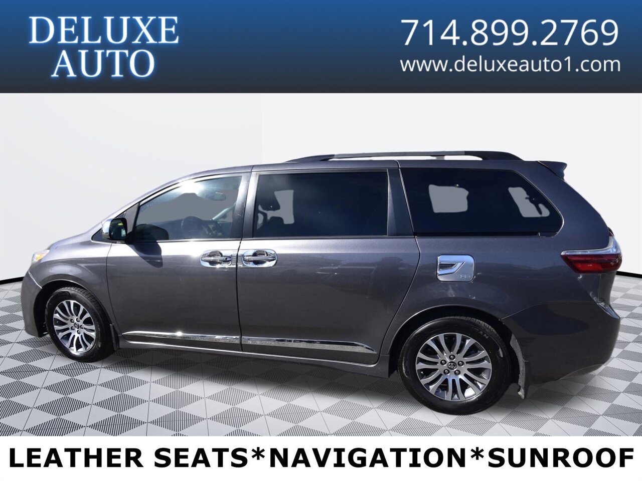 2018 Toyota Sienna XLE Premium 8-Passenger   - Photo 1 - Midway City, CA 92655