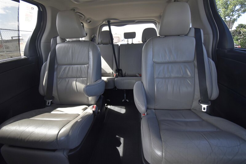 2014 Toyota Sienna Limited 7-Passenger - Photo 11 - Midway City, CA 92655