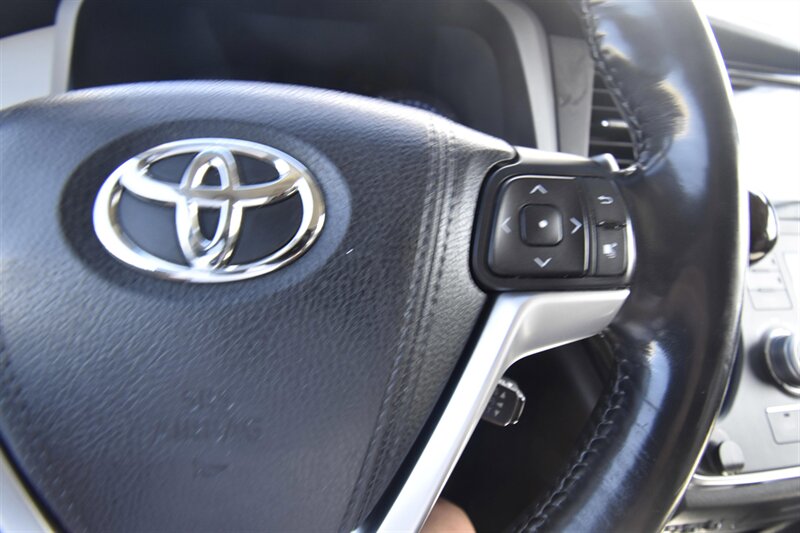2014 Toyota Sienna Limited 7-Passenger - Photo 13 - Midway City, CA 92655