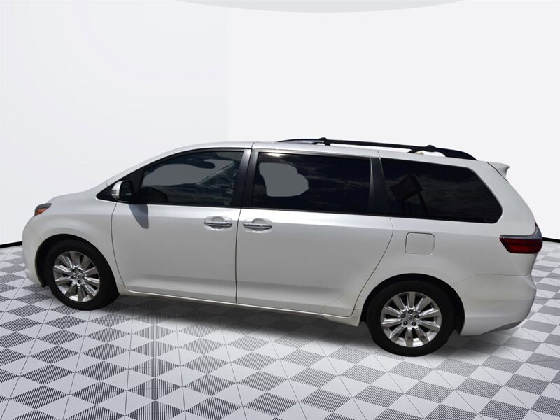 2014 Toyota Sienna Limited 7-Passenger - Photo 3 - Midway City, CA 92655