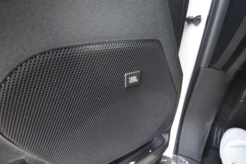 2014 Toyota Sienna Limited 7-Passenger - Photo 16 - Midway City, CA 92655