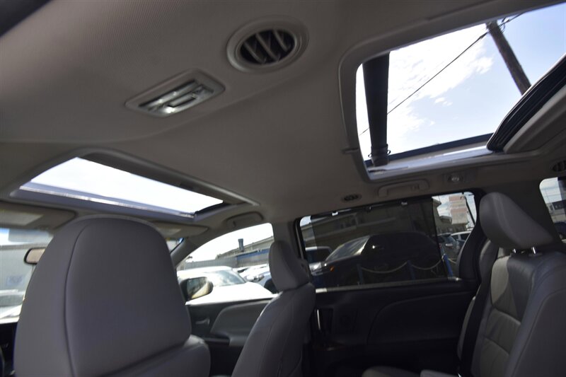 2014 Toyota Sienna Limited 7-Passenger - Photo 27 - Midway City, CA 92655