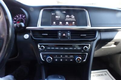 2018 Kia Optima EX   - Photo 18 - Newark, NJ 07104