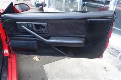 1989 Chevrolet Camaro IROC Z - Photo 14 - Newark, NJ 07104