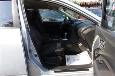 2011 Nissan Rogue SV - Photo 13 - Newark, NJ 07104
