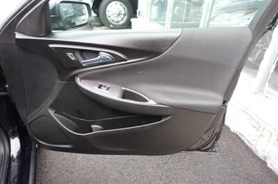 2021 Chevrolet Malibu RS   - Photo 15 - Newark, NJ 07104