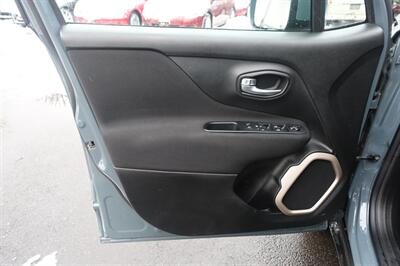 2017 Jeep Renegade Latitude   - Photo 10 - Newark, NJ 07104