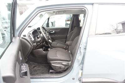 2017 Jeep Renegade Latitude   - Photo 9 - Newark, NJ 07104