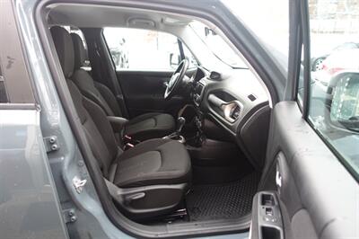 2017 Jeep Renegade Latitude   - Photo 14 - Newark, NJ 07104