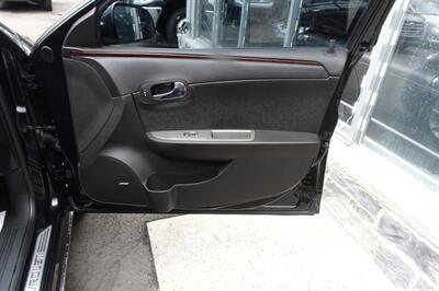 2011 Chevrolet Malibu LTZ - Photo 15 - Newark, NJ 07104