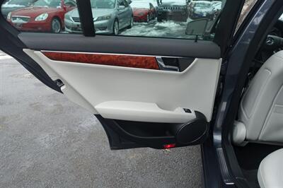 2011 Mercedes-Benz C 300 Sport 4MATIC - Photo 12 - Newark, NJ 07104