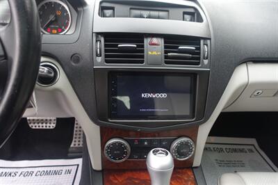 2011 Mercedes-Benz C 300 Sport 4MATIC - Photo 18 - Newark, NJ 07104