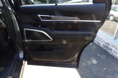 2020 Kia Telluride EX - Photo 17 - Newark, NJ 07104