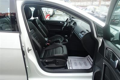 2017 Volkswagen Golf TSI SEL   - Photo 14 - Newark, NJ 07104