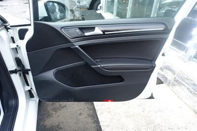 2017 Volkswagen Golf TSI SEL   - Photo 15 - Newark, NJ 07104