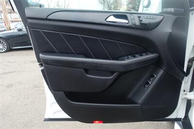 2016 Mercedes-Benz GL 450 4MATIC   - Photo 10 - Newark, NJ 07104