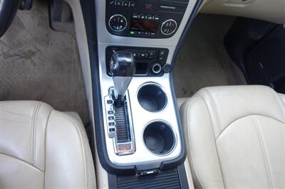 2011 GMC Acadia SLT-1   - Photo 22 - Newark, NJ 07104