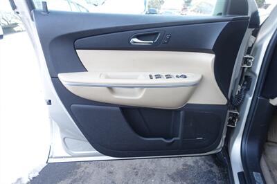 2011 GMC Acadia SLT-1   - Photo 10 - Newark, NJ 07104