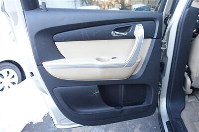 2011 GMC Acadia SLT-1   - Photo 12 - Newark, NJ 07104
