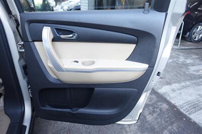 2011 GMC Acadia SLT-1   - Photo 18 - Newark, NJ 07104