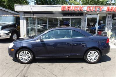 2008 Volkswagen Eos 2.0T   - Photo 4 - Newark, NJ 07104