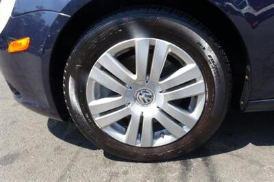 2008 Volkswagen Eos 2.0T   - Photo 19 - Newark, NJ 07104