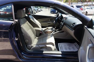 2008 Volkswagen Eos 2.0T   - Photo 13 - Newark, NJ 07104