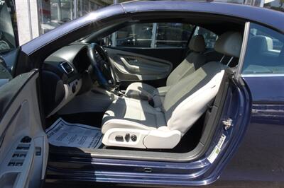 2008 Volkswagen Eos 2.0T   - Photo 9 - Newark, NJ 07104