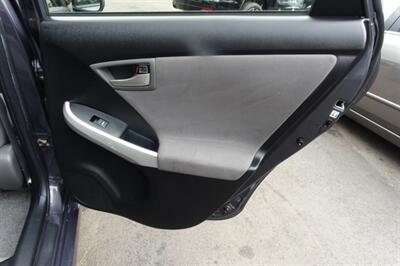 2012 Toyota Prius Plug-in Hybrid - Photo 17 - Newark, NJ 07104